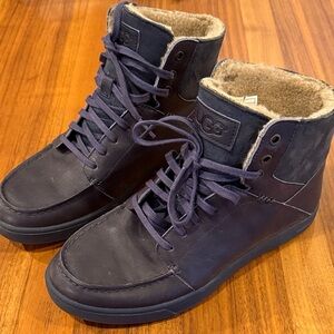 EUC UGG Men's Navy High-Top Sneakers sz 7/womens 8.5